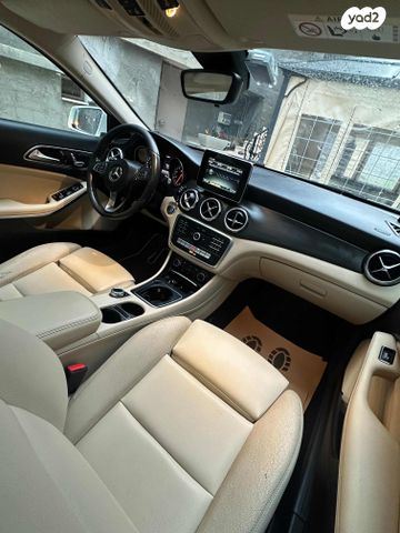 מרצדס-בנץ GLA