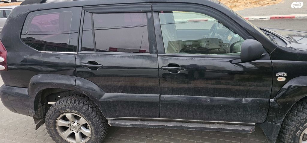 טויוטה לנד קרוזר