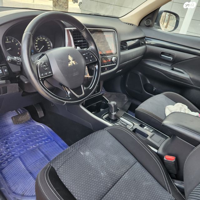 מיצובישי אאוטלנדר