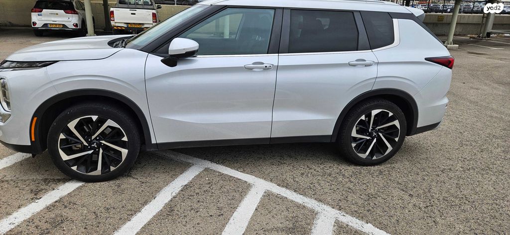 מיצובישי אאוטלנדר