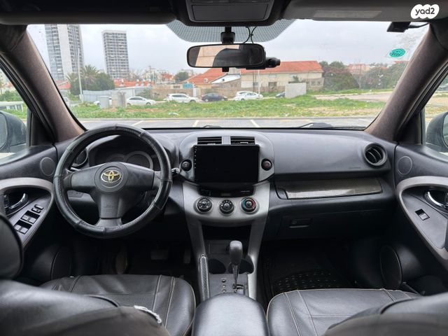 מודעת רכב טויוטה RAV4