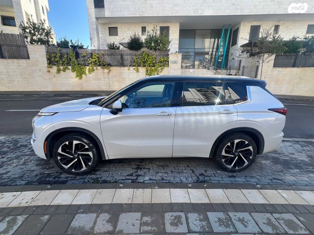 מיצובישי אאוטלנדר