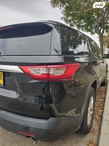 שברולט טראוורס