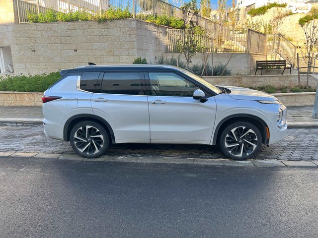 מיצובישי אאוטלנדר