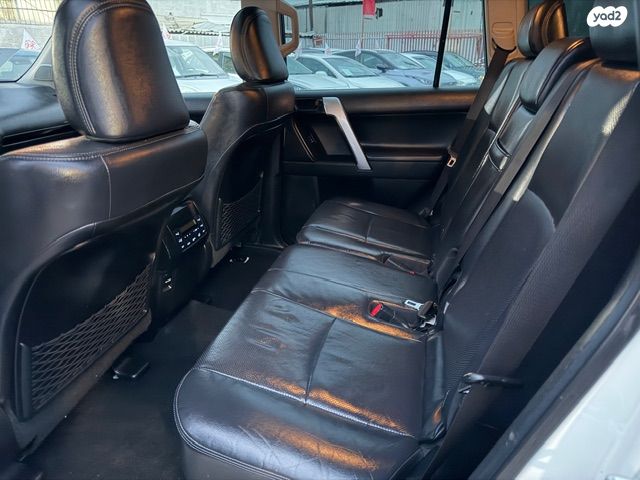 טויוטה לנד קרוזר