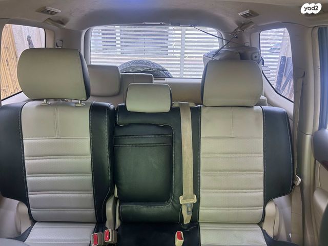 טויוטה לנד קרוזר