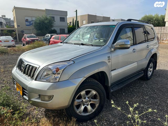 טויוטה לנד קרוזר