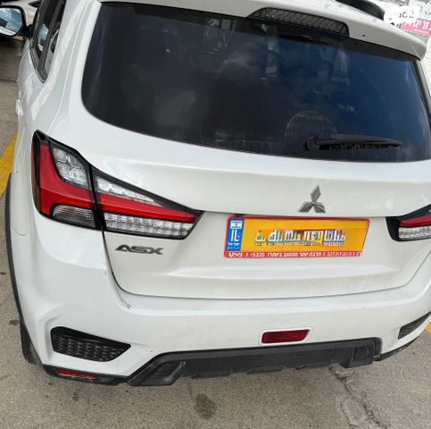 מודעת רכב מיצובישי ASX