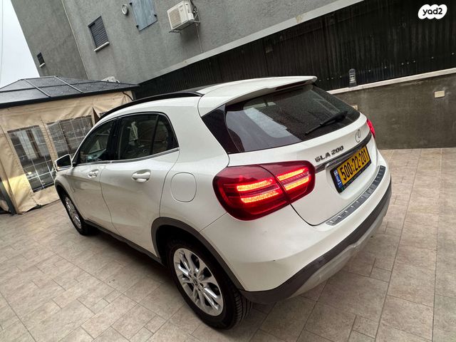 מרצדס-בנץ GLA