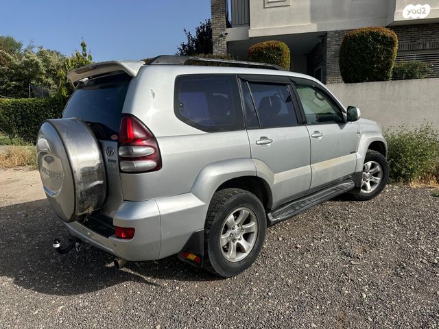 טויוטה לנד קרוזר