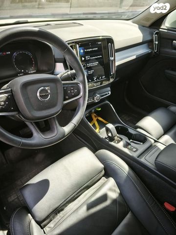 וולוו XC40