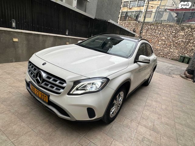 מודעת רכב מרצדס-בנץ GLA