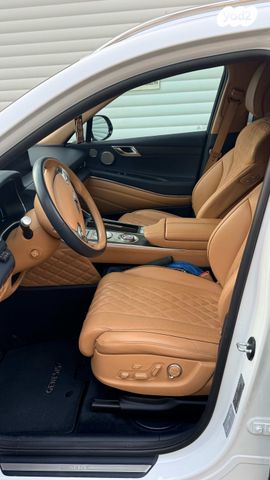 מודעת רכב ג'נסיס GV80