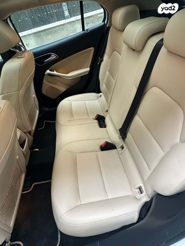 מרצדס-בנץ GLA