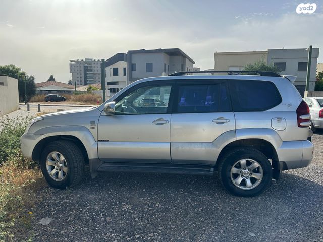 טויוטה לנד קרוזר