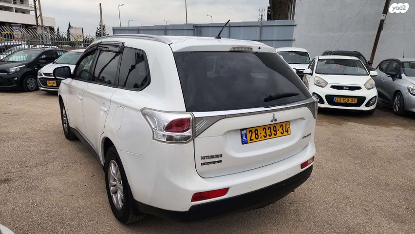 מיצובישי אאוטלנדר