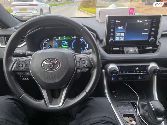 טויוטה RAV4