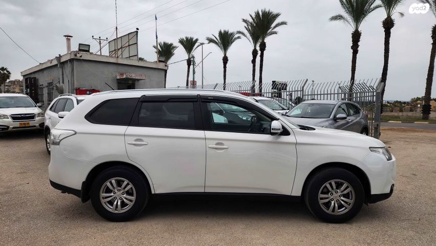 מיצובישי אאוטלנדר