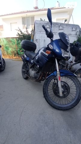 קאוואסאקי KLE500