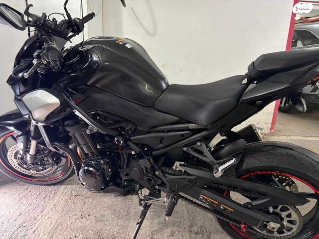 קאוואסאקי Z900