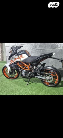 KTM Naked Duke 390