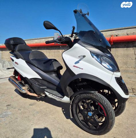 מודעת רכב פיאג'ו MP3 500