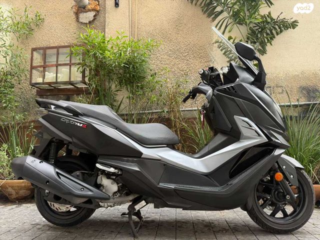 מודעת רכב סאן יאנג קרוזים 300 אלפא