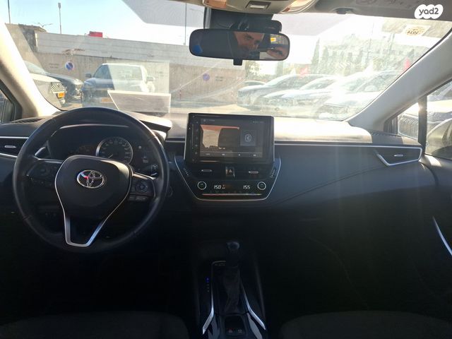 טויוטה קורולה