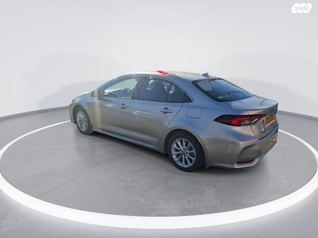 טויוטה קורולה