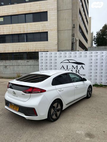 יונדאי איוניק