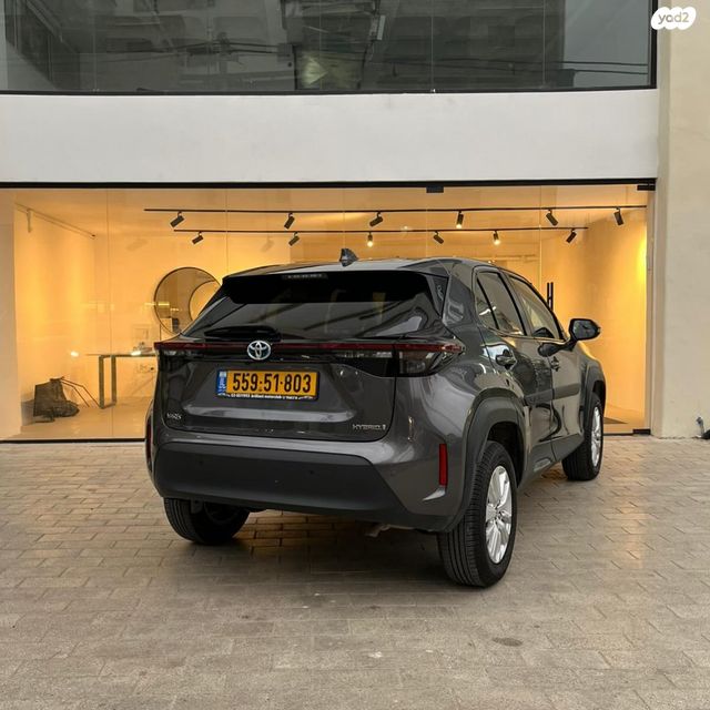 טויוטה יאריס קרוס