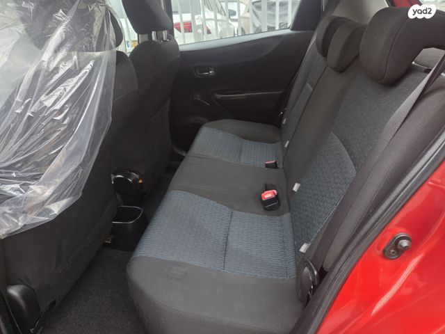 טויוטה יאריס