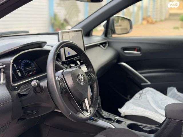 טויוטה קורולה קרוס