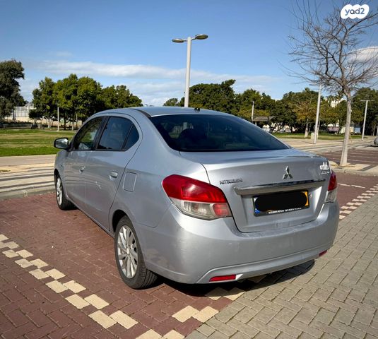 מיצובישי אטראז'