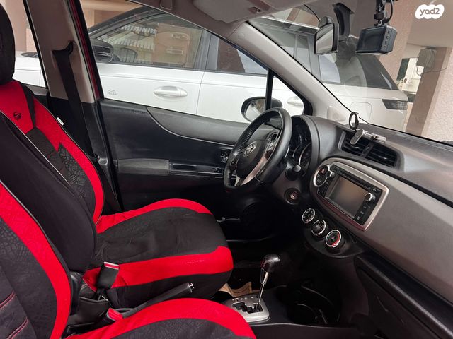 טויוטה יאריס