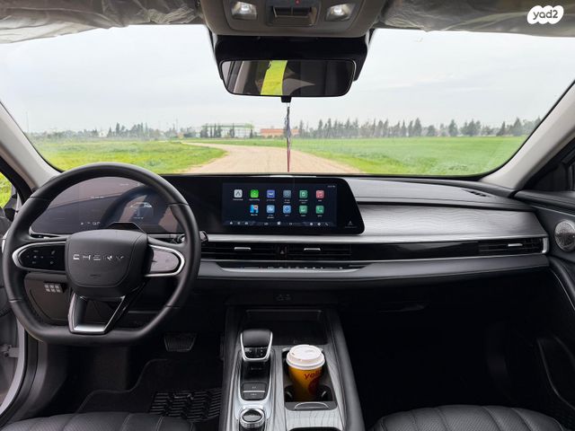 צ׳רי אריזו 8