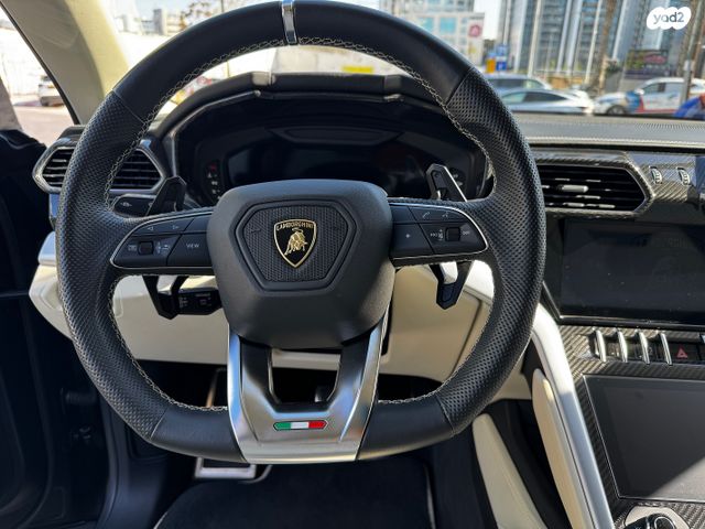 למבורגיני אורוס