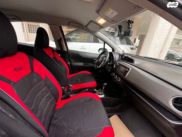 טויוטה יאריס