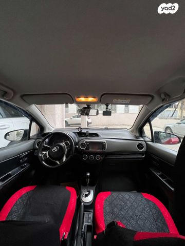 טויוטה יאריס