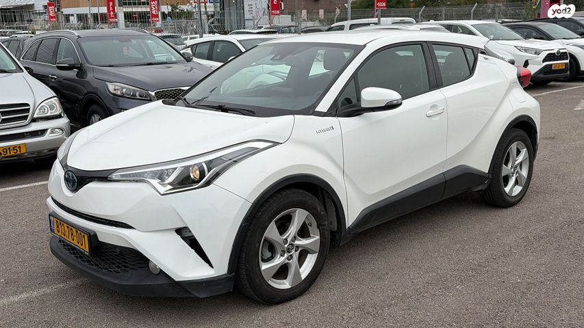 מודעת רכב טויוטה C-HR