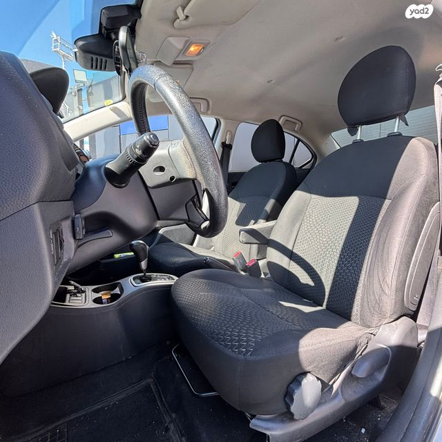 מיצובישי אטראז'