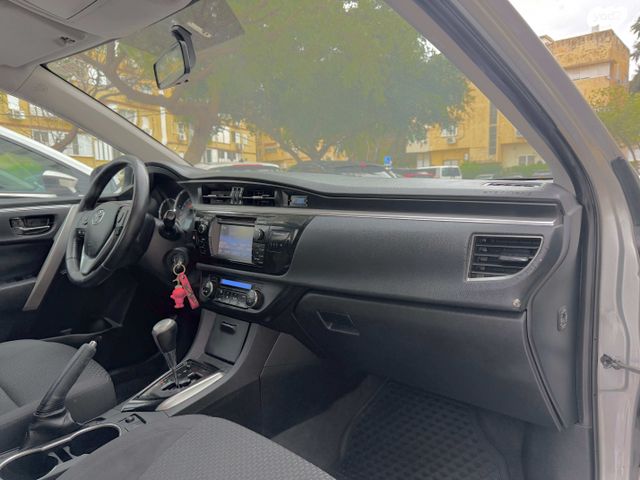 טויוטה קורולה