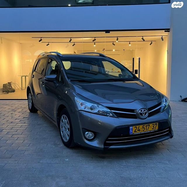 מודעת רכב טויוטה ורסו