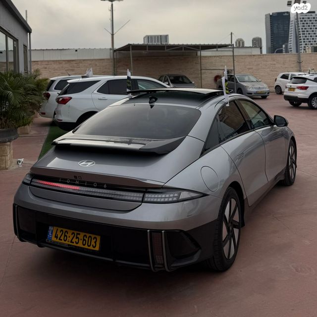 יונדאי איוניק 6