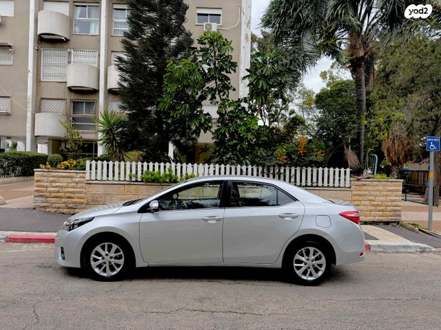 טויוטה קורולה