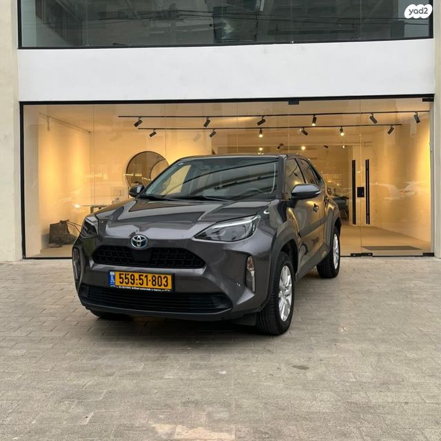 טויוטה יאריס קרוס