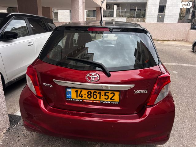 טויוטה יאריס