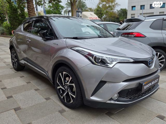 מודעת רכב טויוטה C-HR