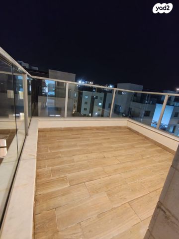 טריפלקס, רבקה אמנו 12, אחיסמך, לוד