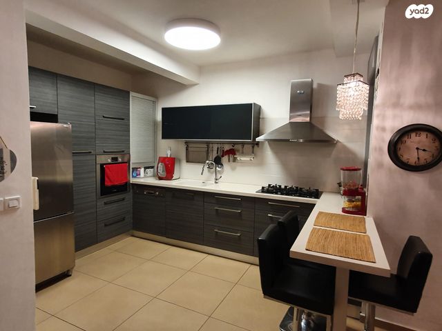 שדרות האלונים 9